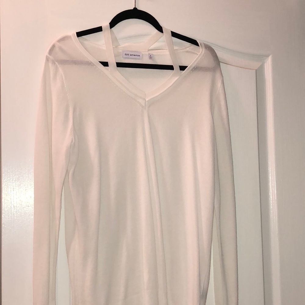 White sweater/T-shirt